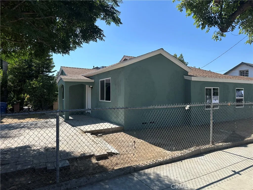 2311 5th Street, Riverside, California 92507 home-pic-12
