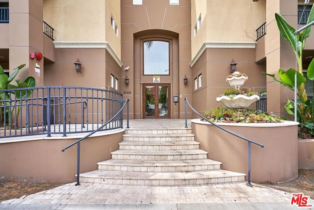 4568 W 1st Street 307, Los Angeles, California 90004 home-pic-1