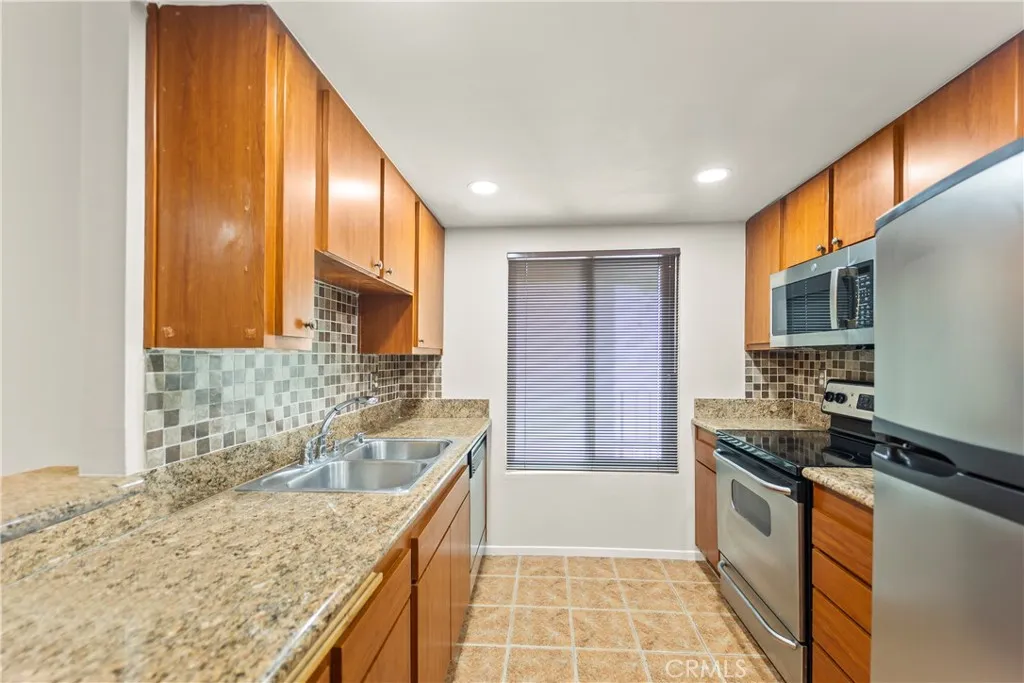 7109 Summertime Lane, Culver City, California 90230 home-pic-14