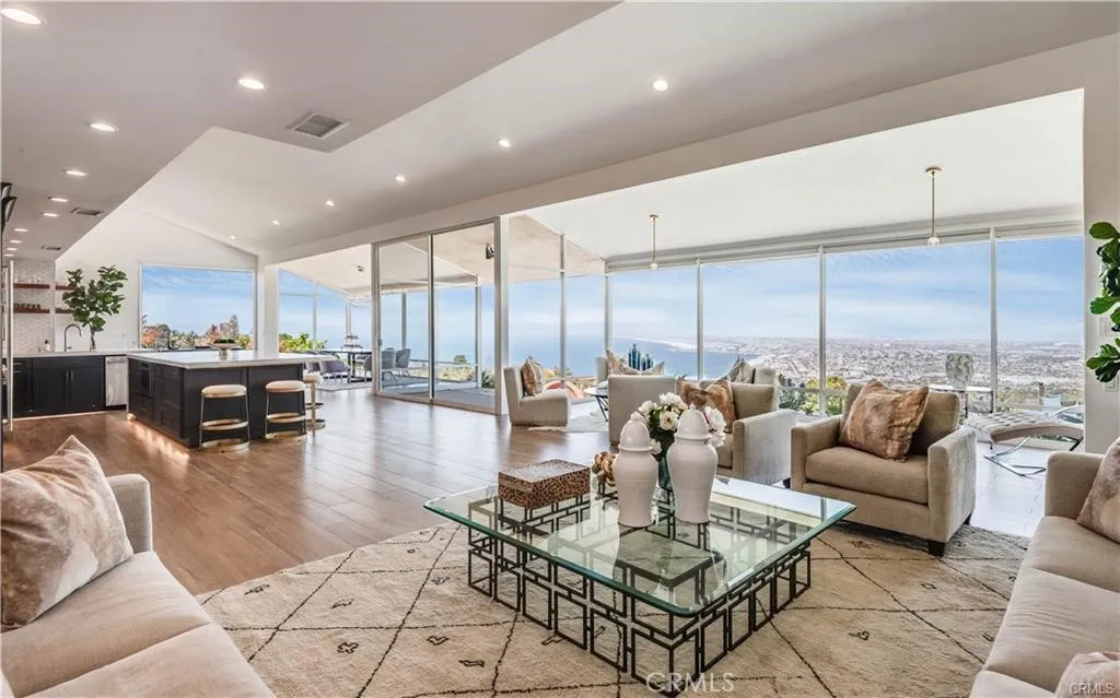 952 Via Del Monte, Palos Verdes Estates, California 90274, 5 Bedrooms Bedrooms, ,3 BathroomsBathrooms,Residential,For Sale,Via Del Monte,SR25139162