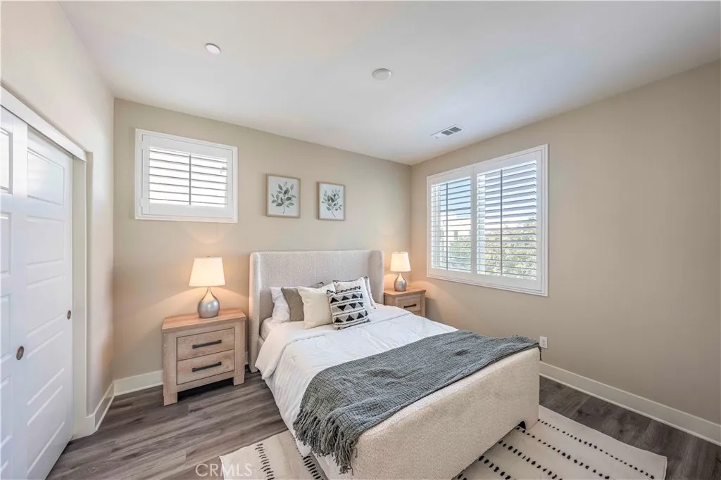 143 Interval, Irvine, California 92618 home-pic-17