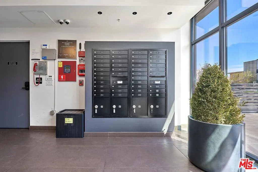 321 S Oxford Avenue 305, Los Angeles, California 90010 home-pic-27