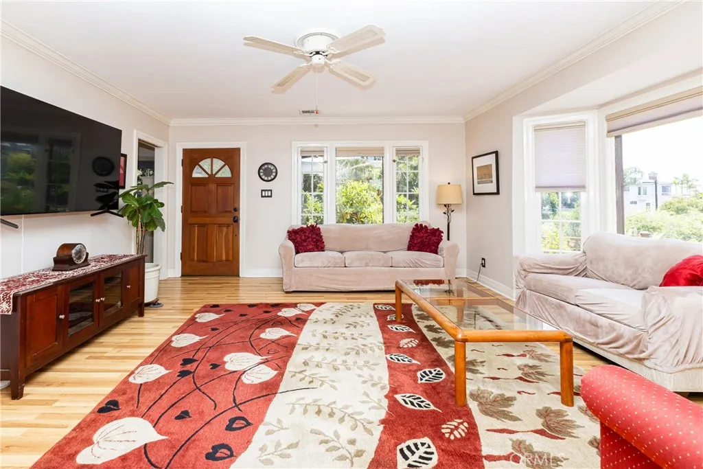 641 Canyon Drive, Glendale, California 91206 home-pic-9