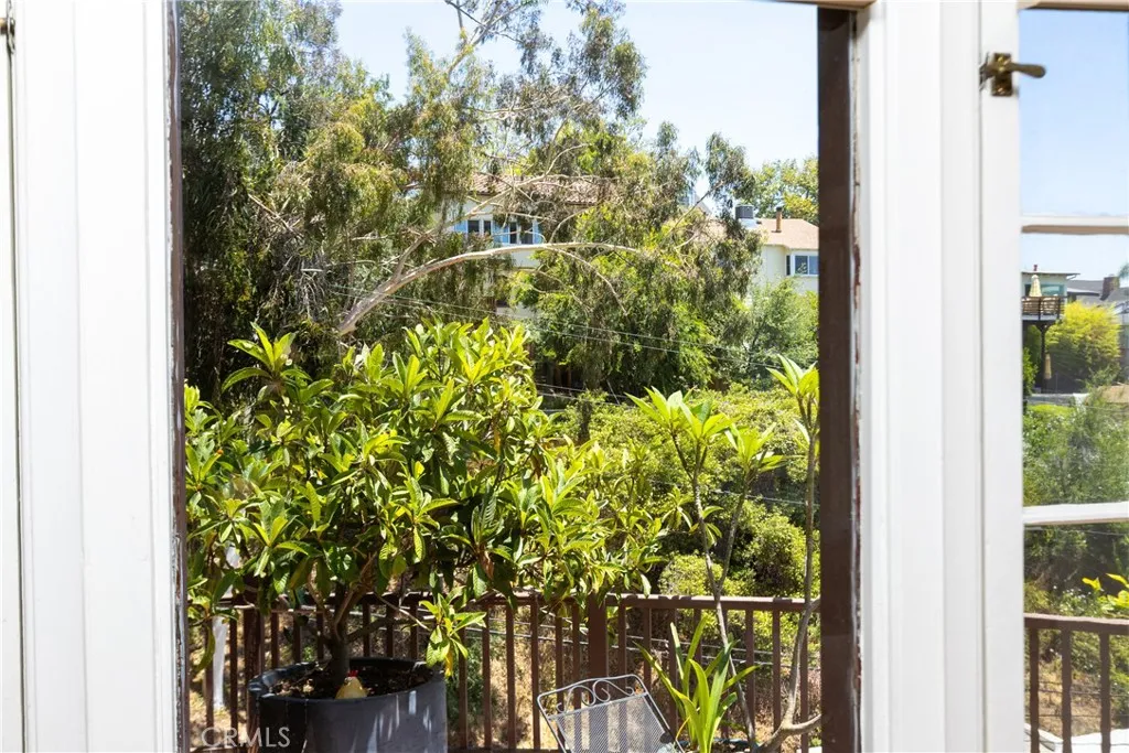 641 Canyon Drive, Glendale, California 91206 home-pic-4