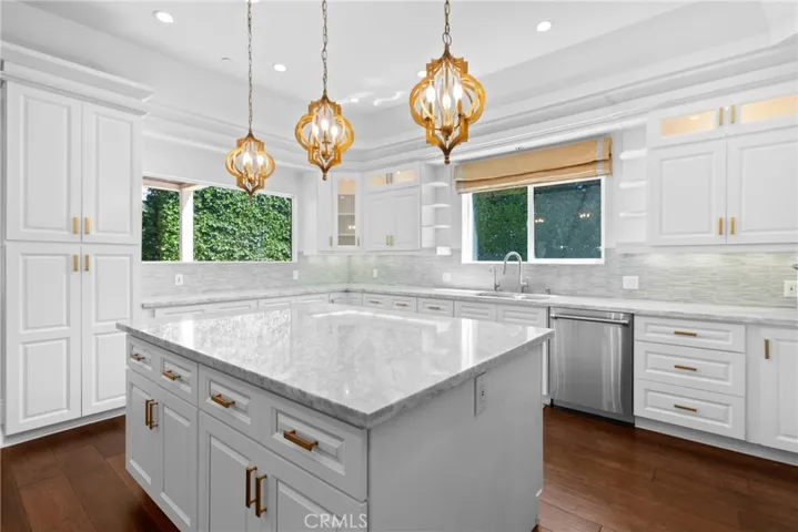5016 Lindley Avenue, Encino, California 91316