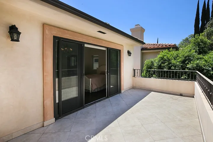 5016 Lindley Avenue, Encino, California 91316