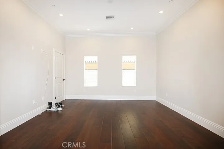 5016 Lindley Avenue, Encino, California 91316