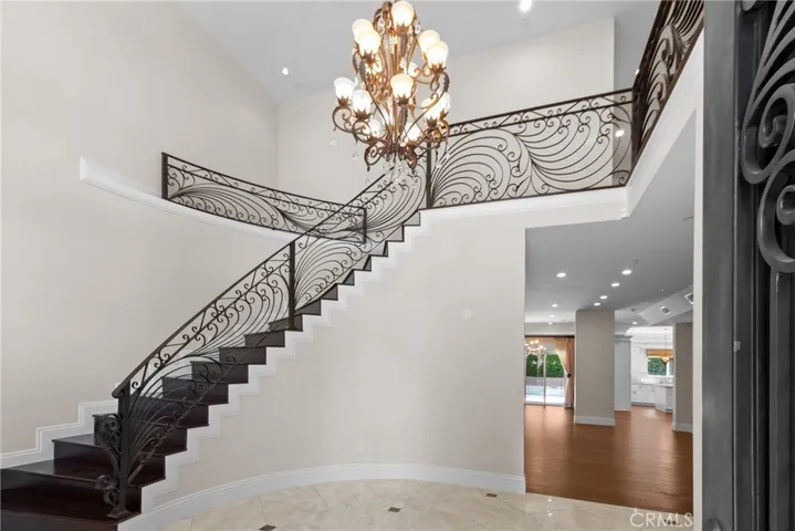 5016 Lindley Avenue, Encino, California 91316