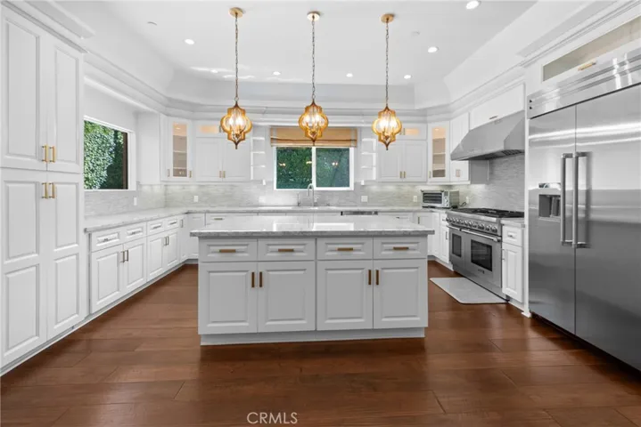 5016 Lindley Avenue, Encino, California 91316