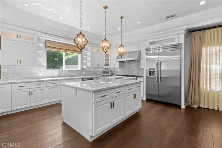 5016 Lindley Avenue, Encino, California 91316