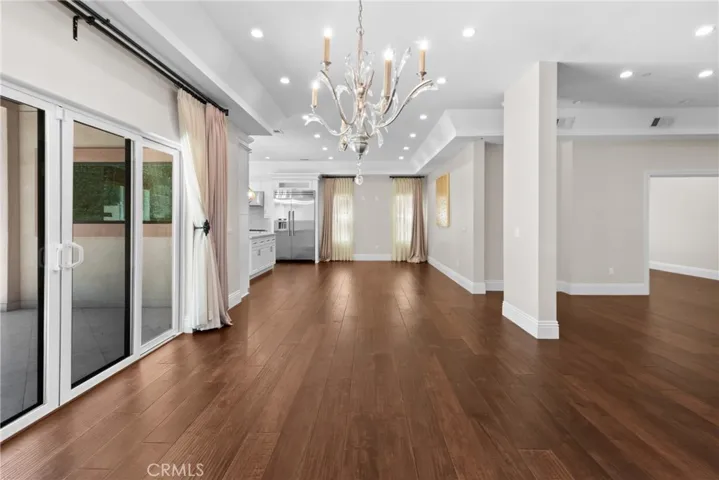 5016 Lindley Avenue, Encino, California 91316