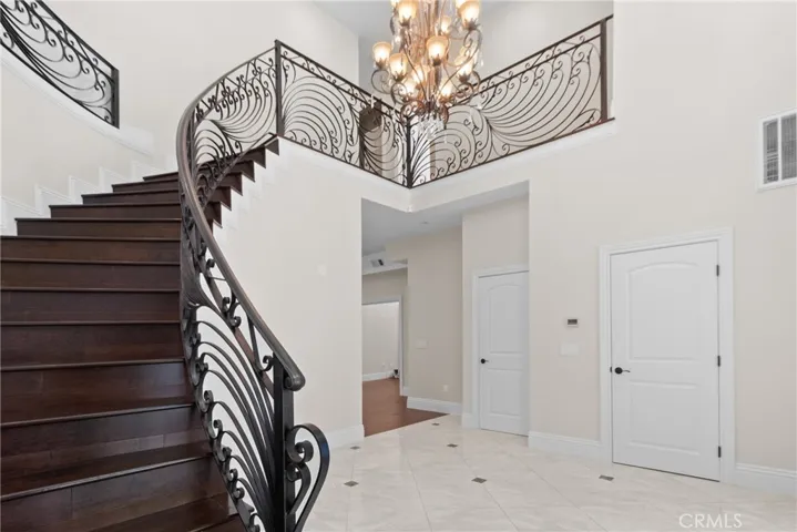 5016 Lindley Avenue, Encino, California 91316