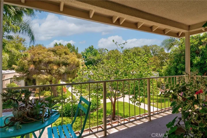 922 Avenida Majorca O, Laguna Woods, California 92637