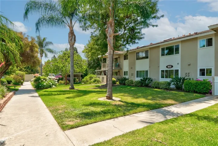 922 Avenida Majorca O, Laguna Woods, California 92637