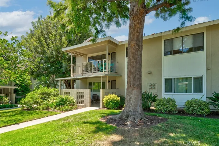 922 Avenida Majorca O, Laguna Woods, California 92637