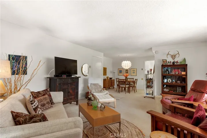 922 Avenida Majorca O, Laguna Woods, California 92637