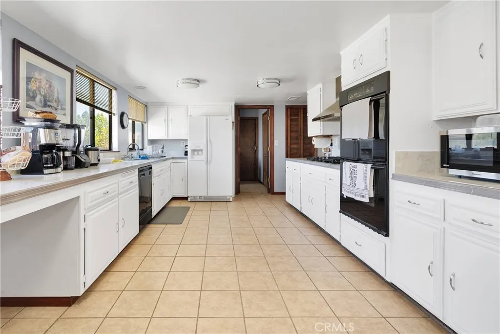 19678 Red Feather Road, Apple Valley, California 92307 home-pic-14
