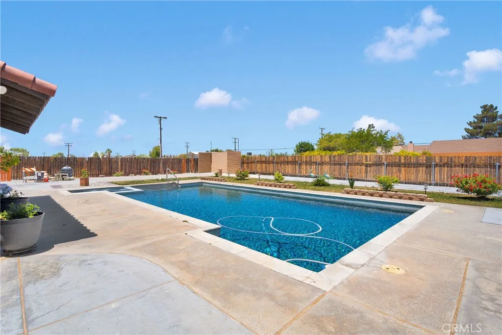 19678 Red Feather Road, Apple Valley, California 92307 home-pic-40