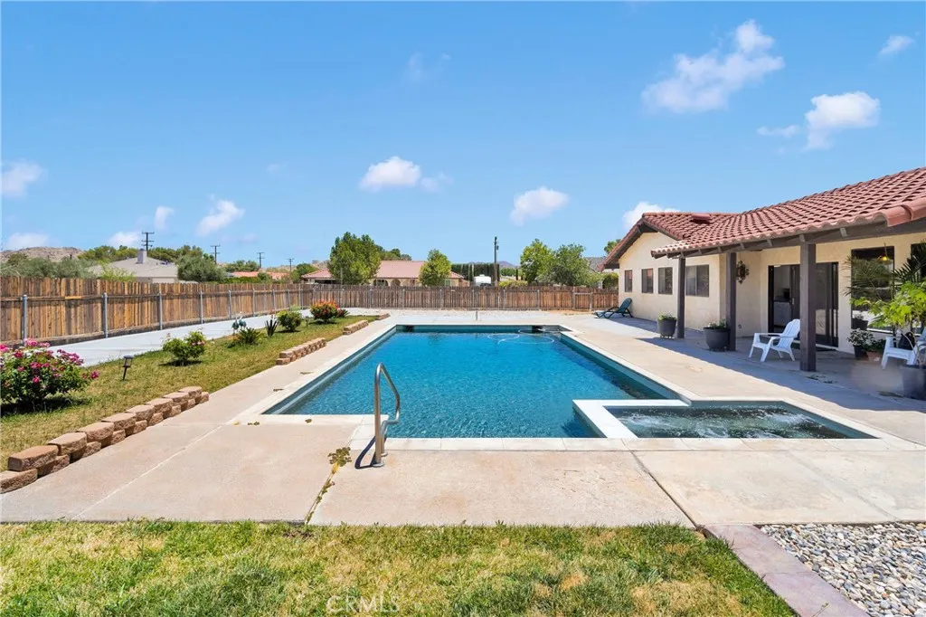 19678 Red Feather Road, Apple Valley, California 92307 home-pic-46