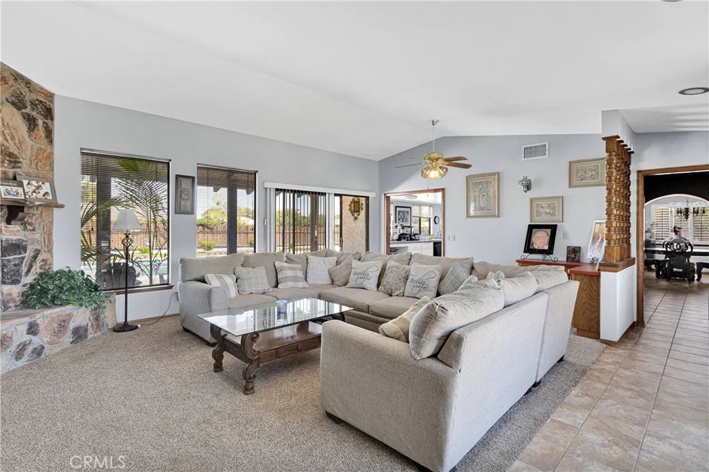 19678 Red Feather Road, Apple Valley, California 92307 home-pic-6
