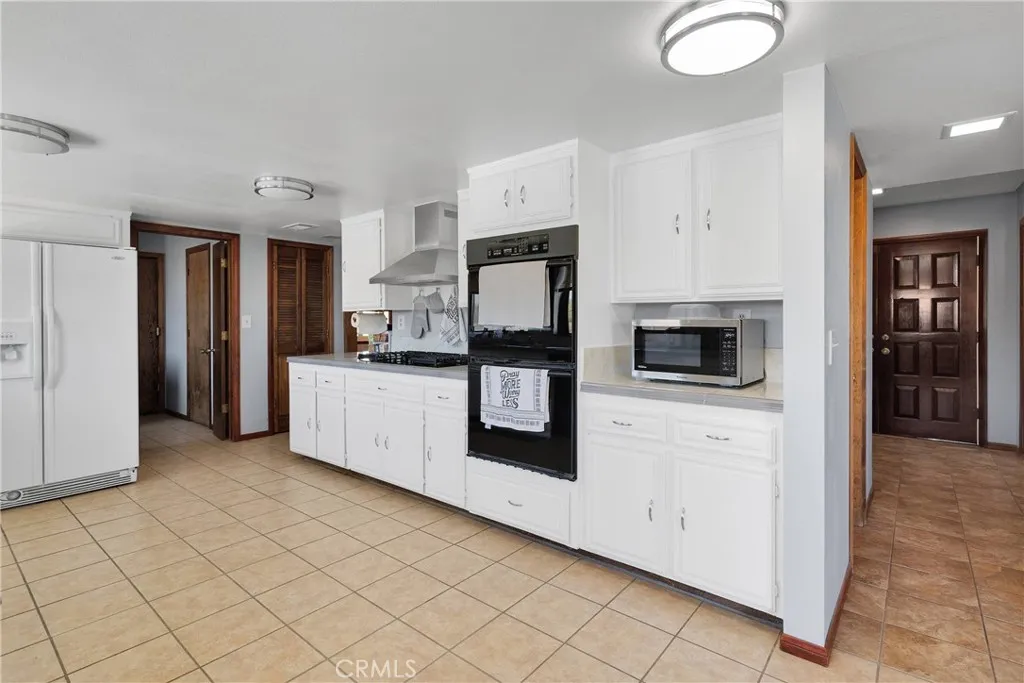 19678 Red Feather Road, Apple Valley, California 92307 home-pic-15
