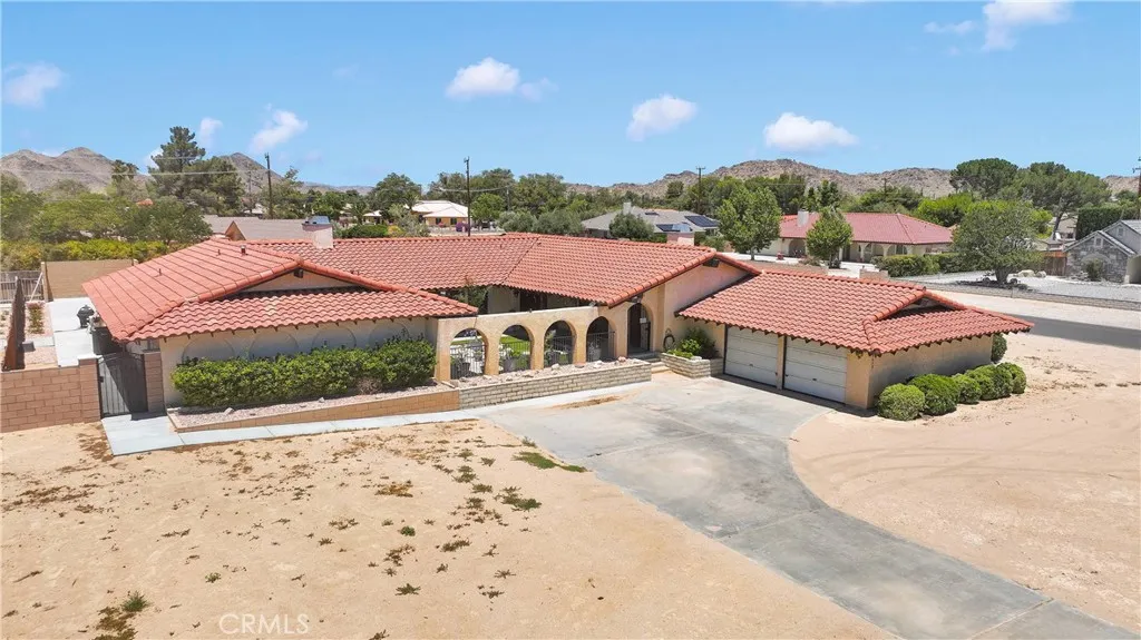 19678 Red Feather Road, Apple Valley, California 92307 home-pic-60