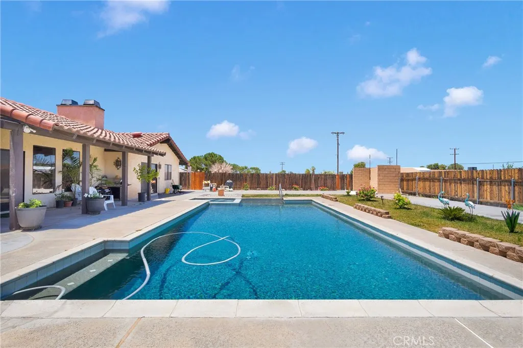 19678 Red Feather Road, Apple Valley, California 92307 home-pic-44