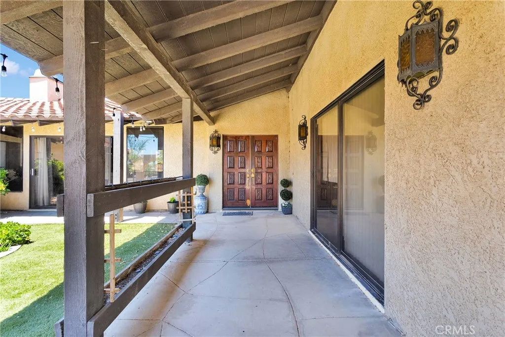19678 Red Feather Road, Apple Valley, California 92307 home-pic-3