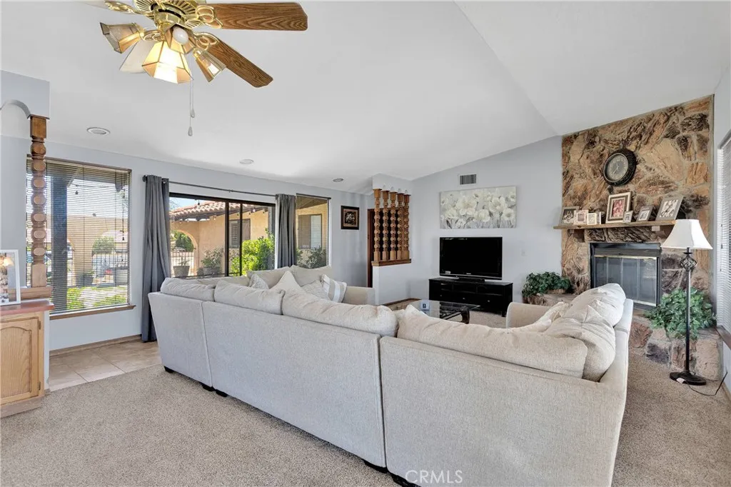19678 Red Feather Road, Apple Valley, California 92307 home-pic-8