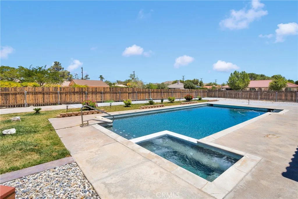 19678 Red Feather Road, Apple Valley, California 92307 home-pic-47