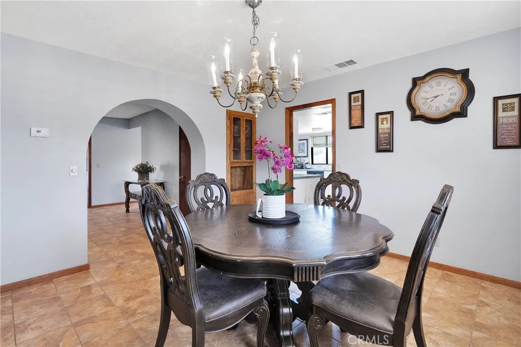 19678 Red Feather Road, Apple Valley, California 92307 home-pic-11