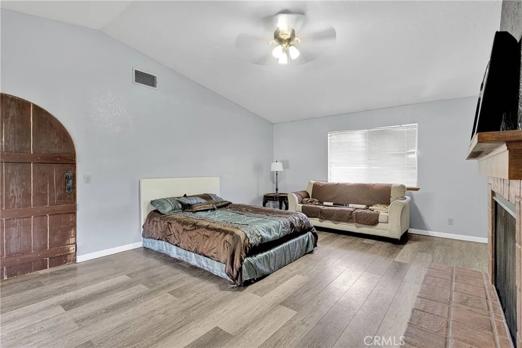 19678 Red Feather Road, Apple Valley, California 92307 home-pic-24