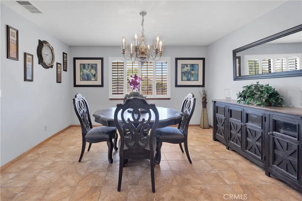 19678 Red Feather Road, Apple Valley, California 92307 home-pic-12