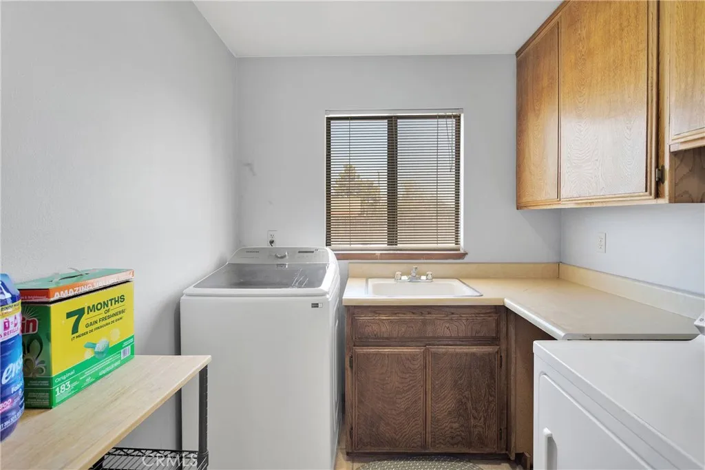 19678 Red Feather Road, Apple Valley, California 92307 home-pic-18