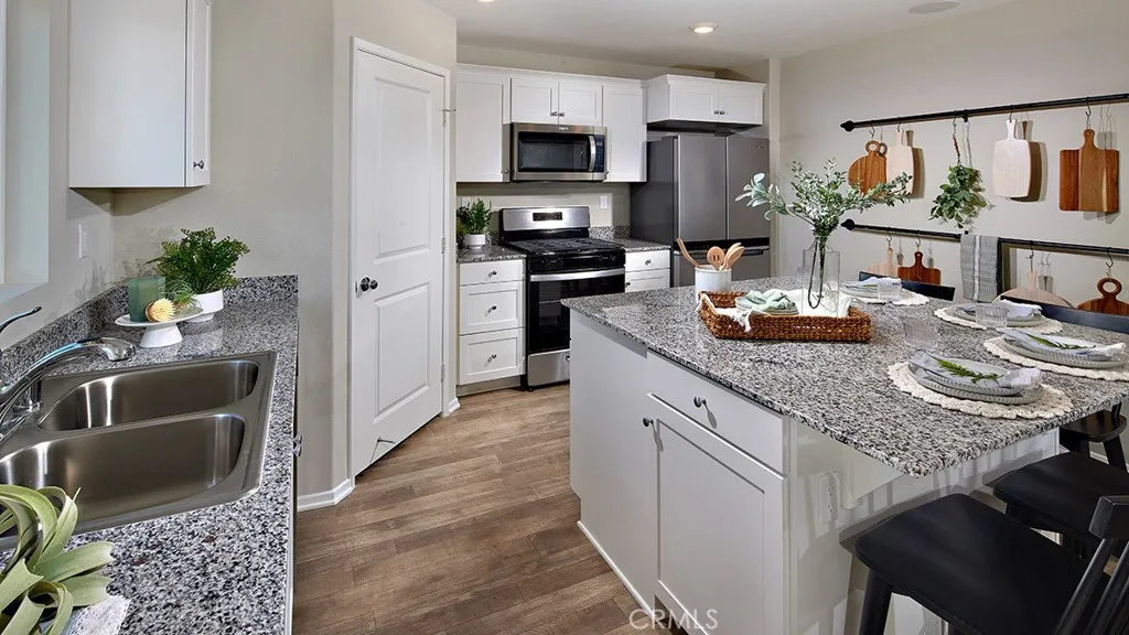 30753 Viper Court, Winchester, California 92596 home-pic-2