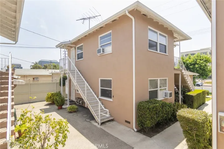 3311 W Alameda Avenue, Burbank, California 91505