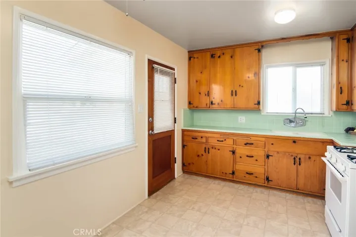 3311 W Alameda Avenue, Burbank, California 91505