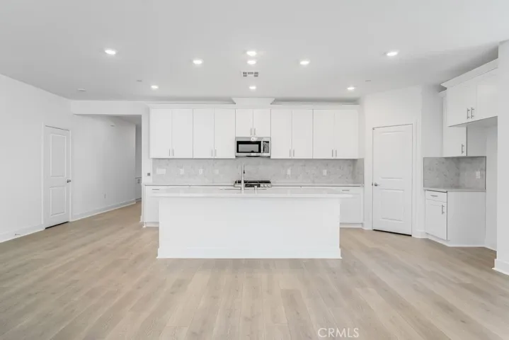33254 Celadon Ave ~ Ready Now!