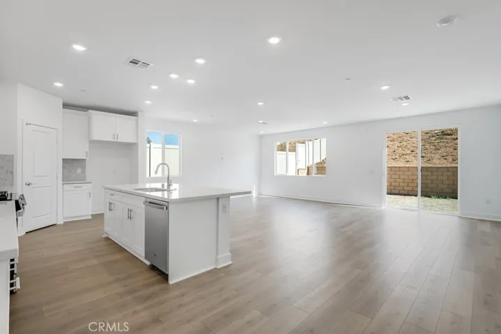 33254 Celadon Ave ~ Ready Now!