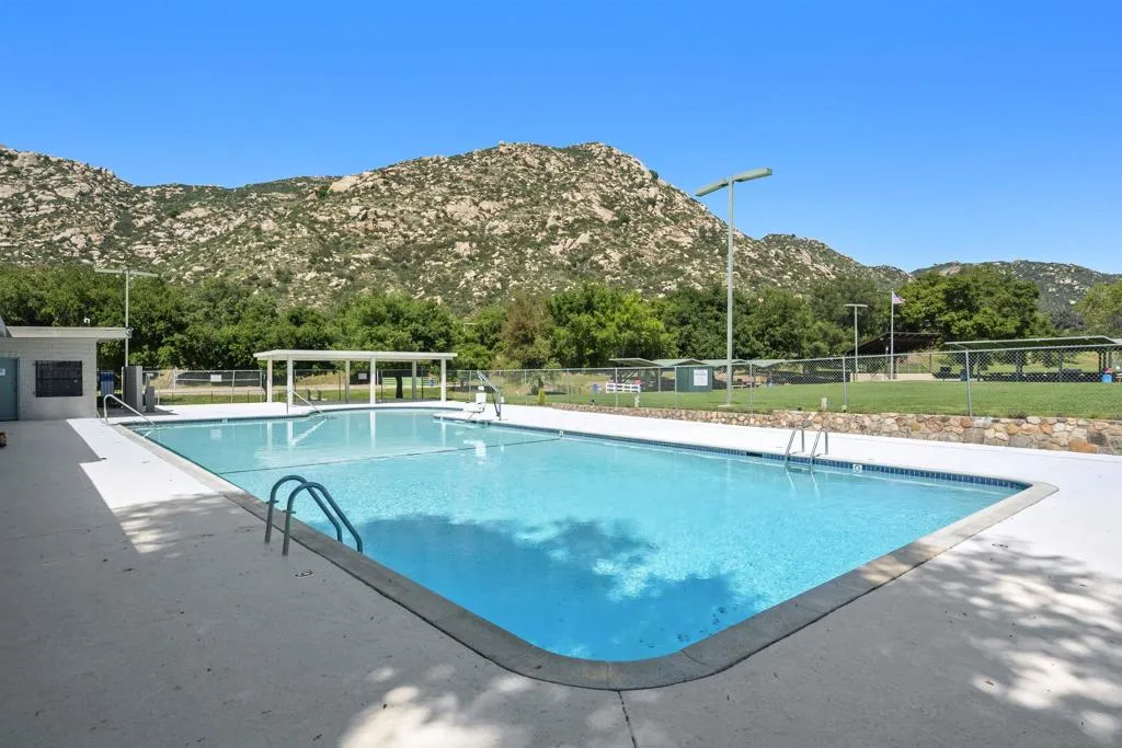 24849 Pappas Rd, Ramona, California 92065 home-pic-38