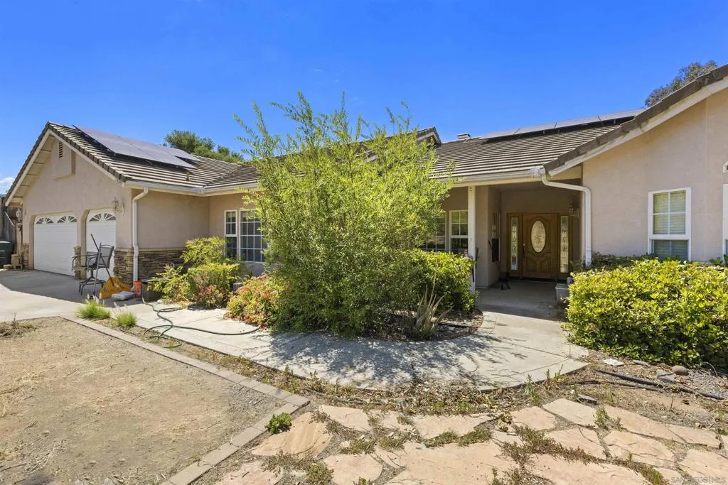 24849 Pappas Rd, Ramona, California 92065 home-pic-2