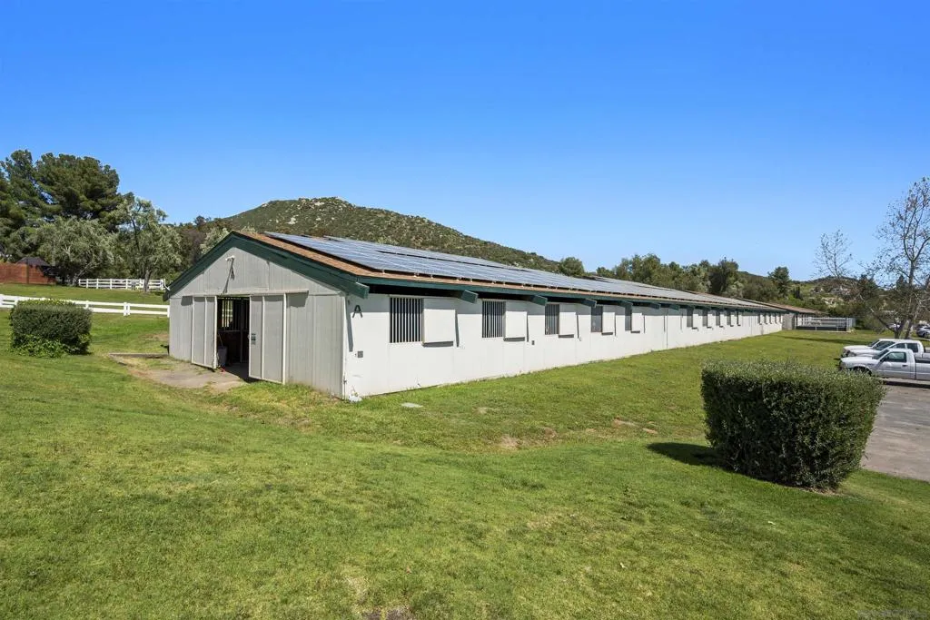 24849 Pappas Rd, Ramona, California 92065 home-pic-48