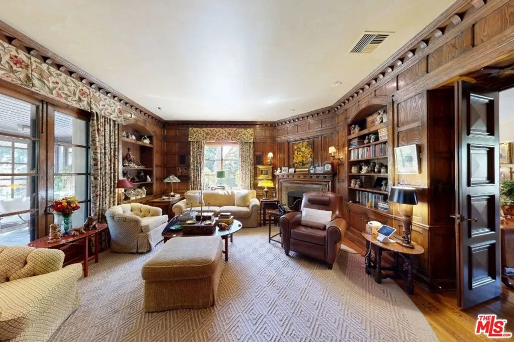 570 S Mapleton Drive, Los Angeles, California 90024 home-pic-16