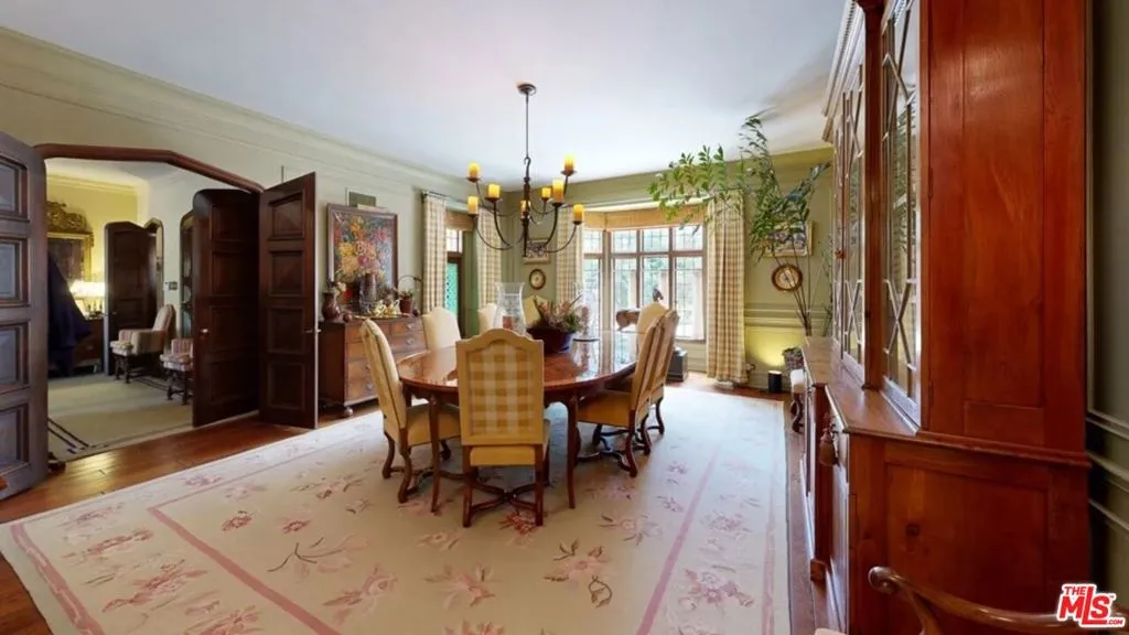 570 S Mapleton Drive, Los Angeles, California 90024 home-pic-20