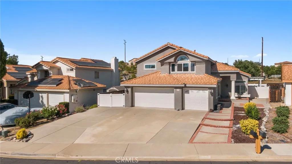 40236 Holden Circle, Temecula, California 92591 home-pic-3