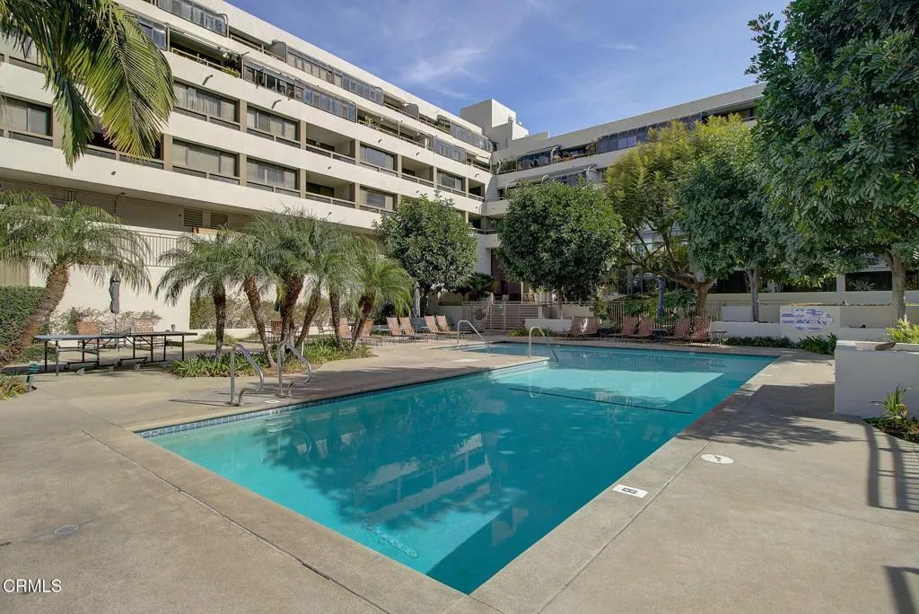 121 S Hope Street 321, Los Angeles, California 90012 home-pic-17