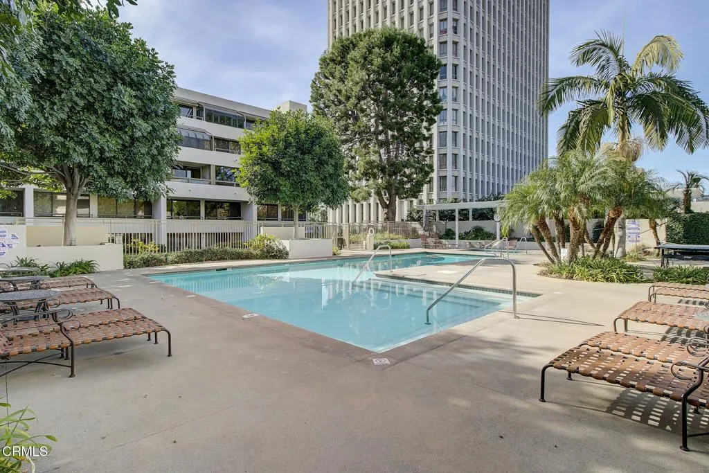 121 S Hope Street 321, Los Angeles, California 90012 home-pic-8
