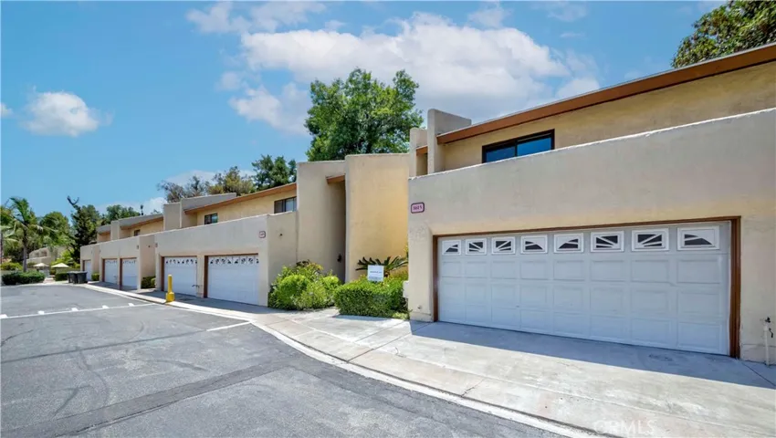 1615 Via Linda 16, Fullerton, California 92833