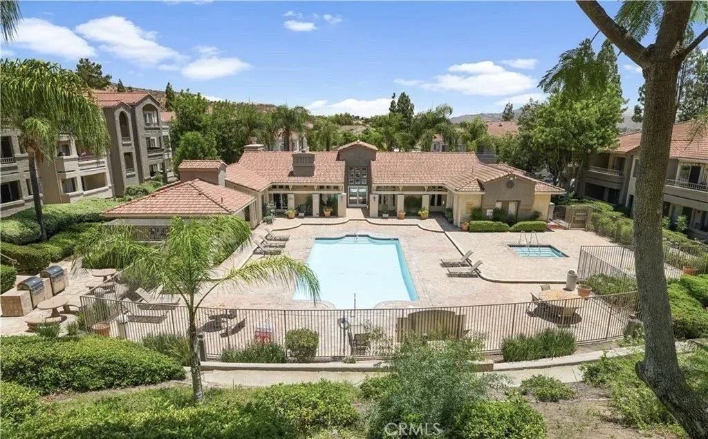 1025 La Terraza Circle 204, Corona, California 92879 home-pic-14