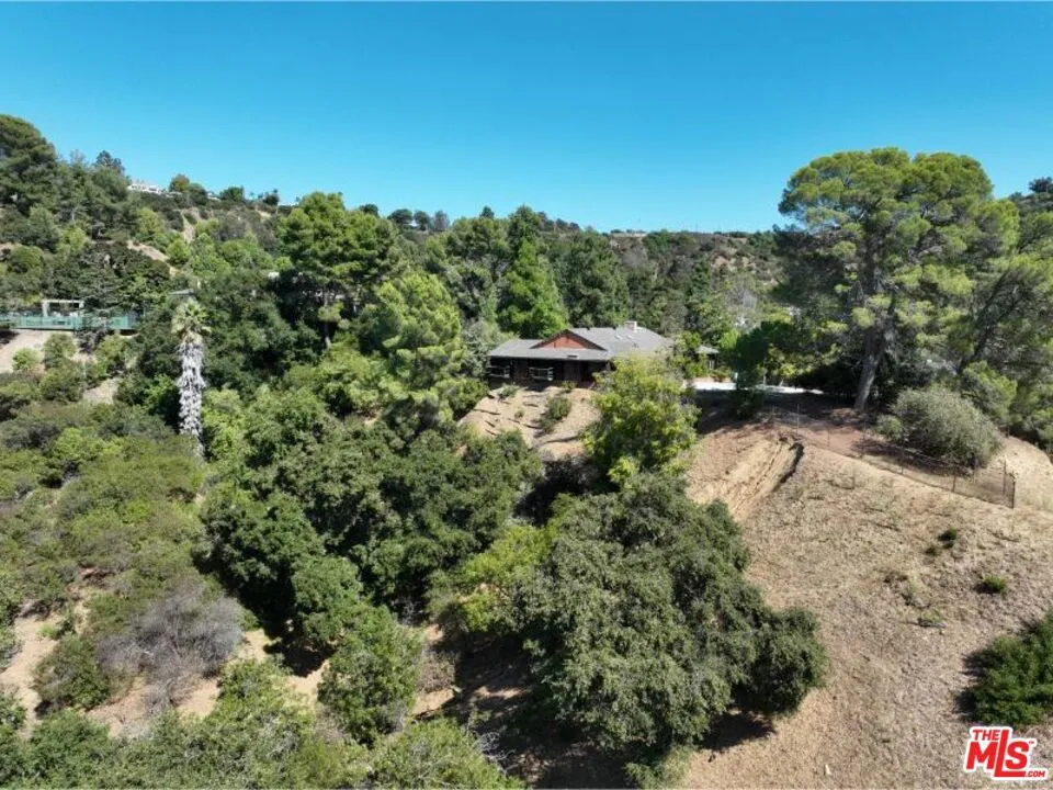 9595 Lime Orchard Road, Beverly Hills, California 90210 home-pic-11